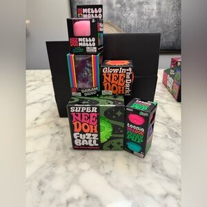 Super NeeDoh Fuzz Ball & Assorted NeeDoh Variety Pack - Neon Colors